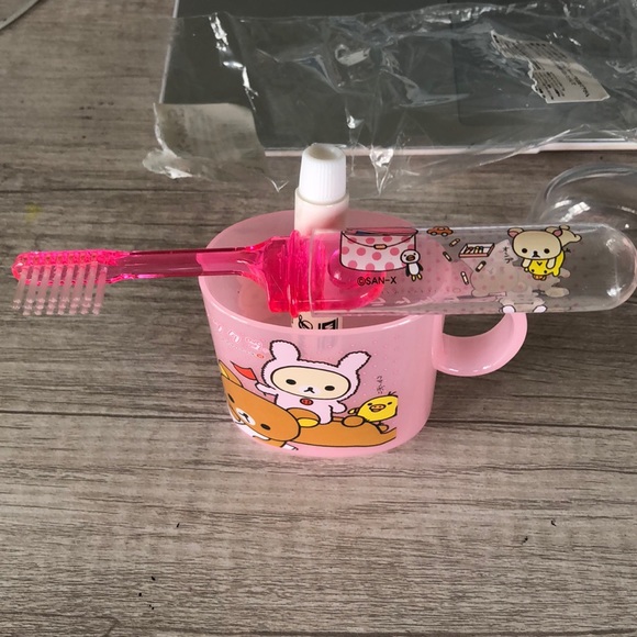 Rilakkuma traveling toothbrush and cup set - Picture 2 of 2
